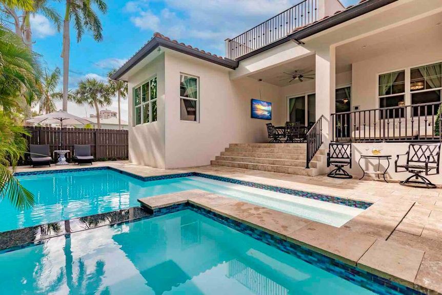 9320-vanderbilt-pool-1