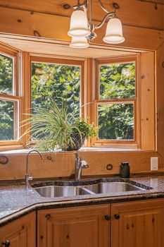 1261GouverneurDr-102