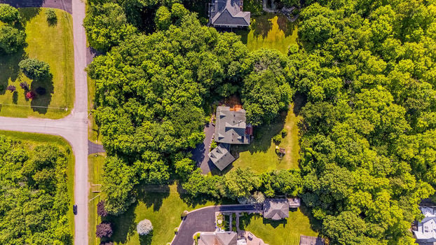 1261GouverneurDr-122