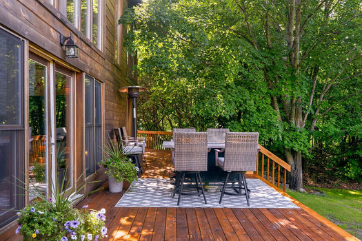 1261GouverneurDr-14