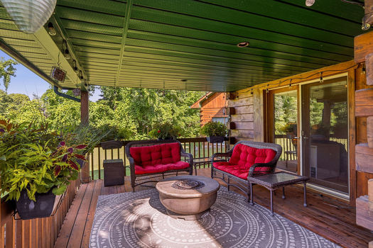 1261GouverneurDr-19