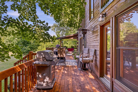 1261GouverneurDr-20