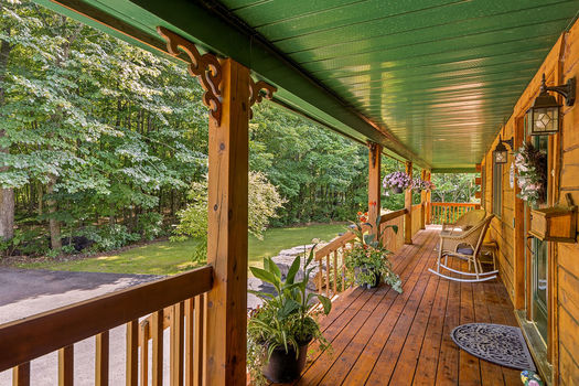 1261GouverneurDr-24