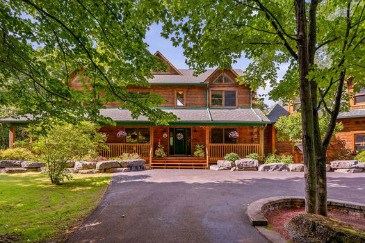 1261GouverneurDr-3