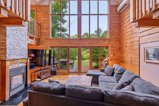 1261GouverneurDr-30