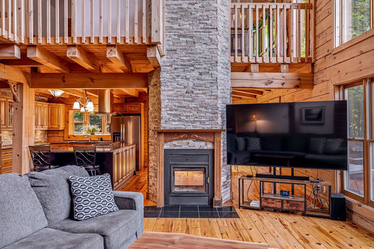 1261GouverneurDr-35