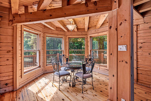 1261GouverneurDr-47