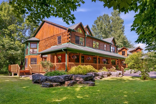 1261GouverneurDr-6