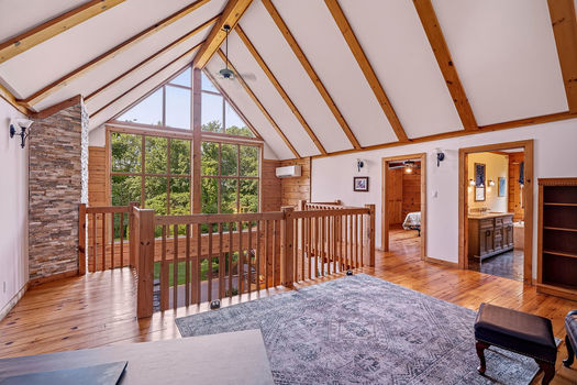 1261GouverneurDr-63