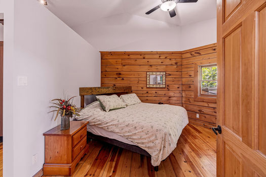 1261GouverneurDr-71