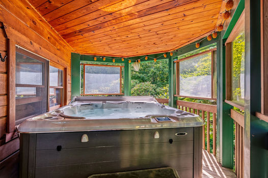1261GouverneurDr-75