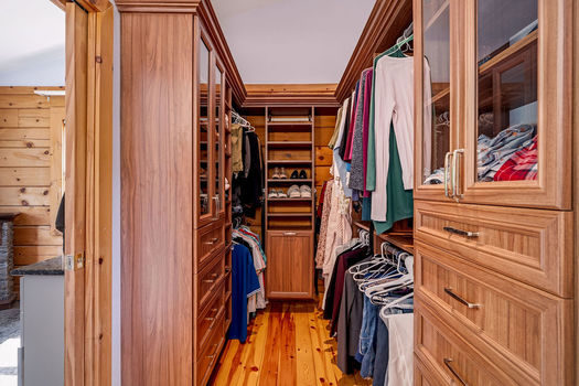 1261GouverneurDr-77