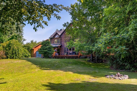 1261GouverneurDr-8