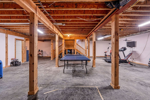 1261GouverneurDr-92
