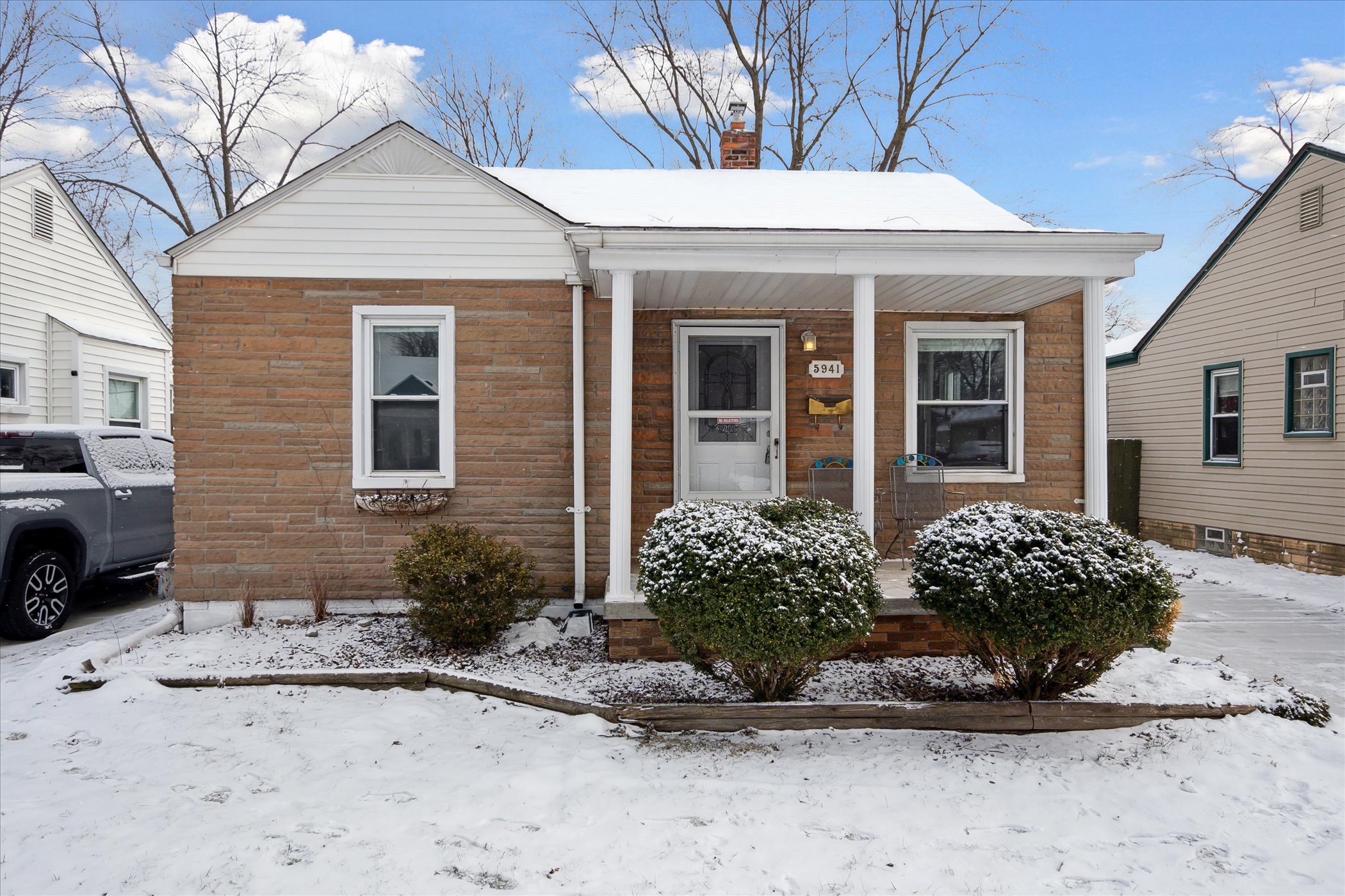 03-5941-Banner-St-Taylor-MI-48180-WindowStill-26