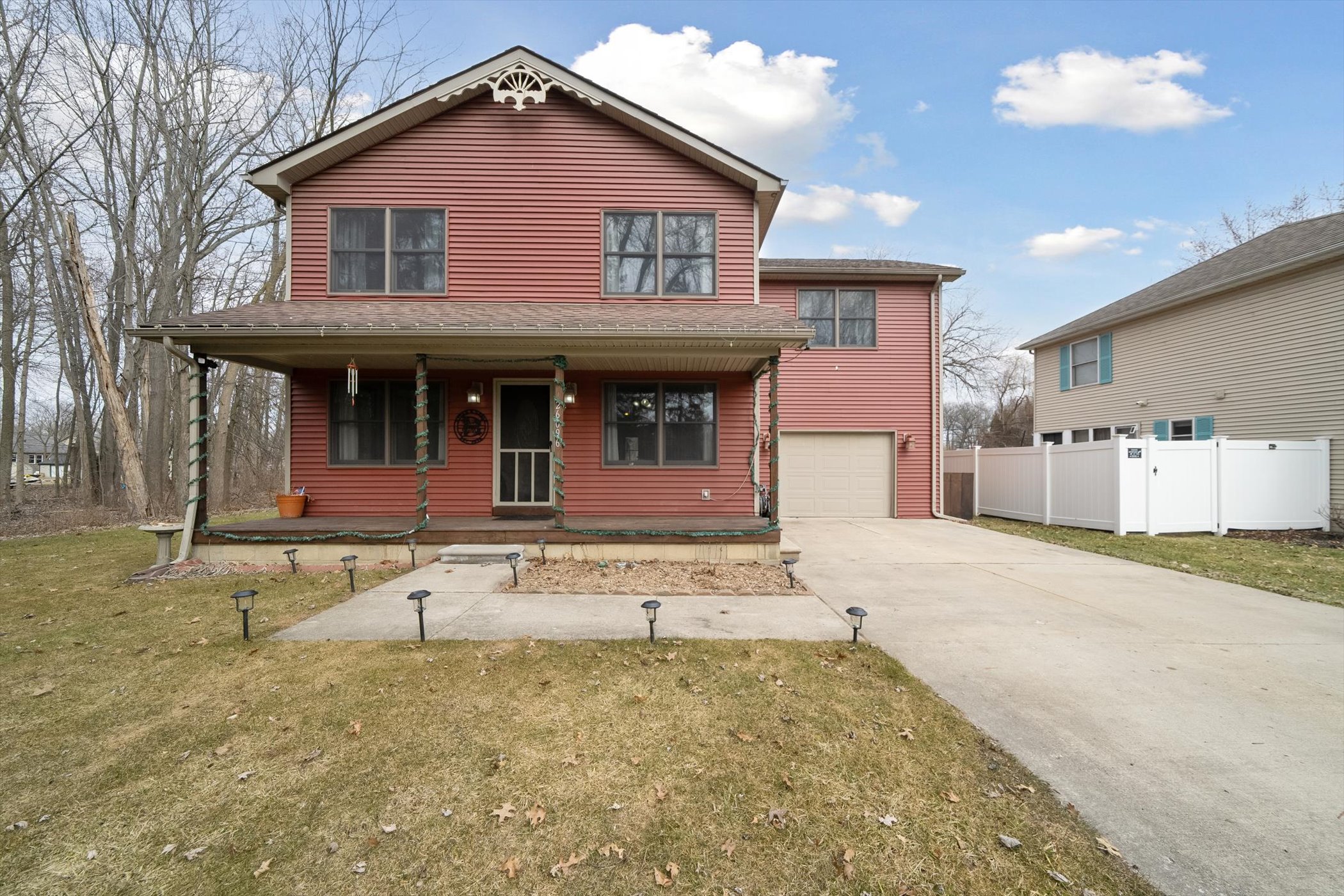 05-26096-Airline-St-Taylor-MI-48180-WindowStill-44