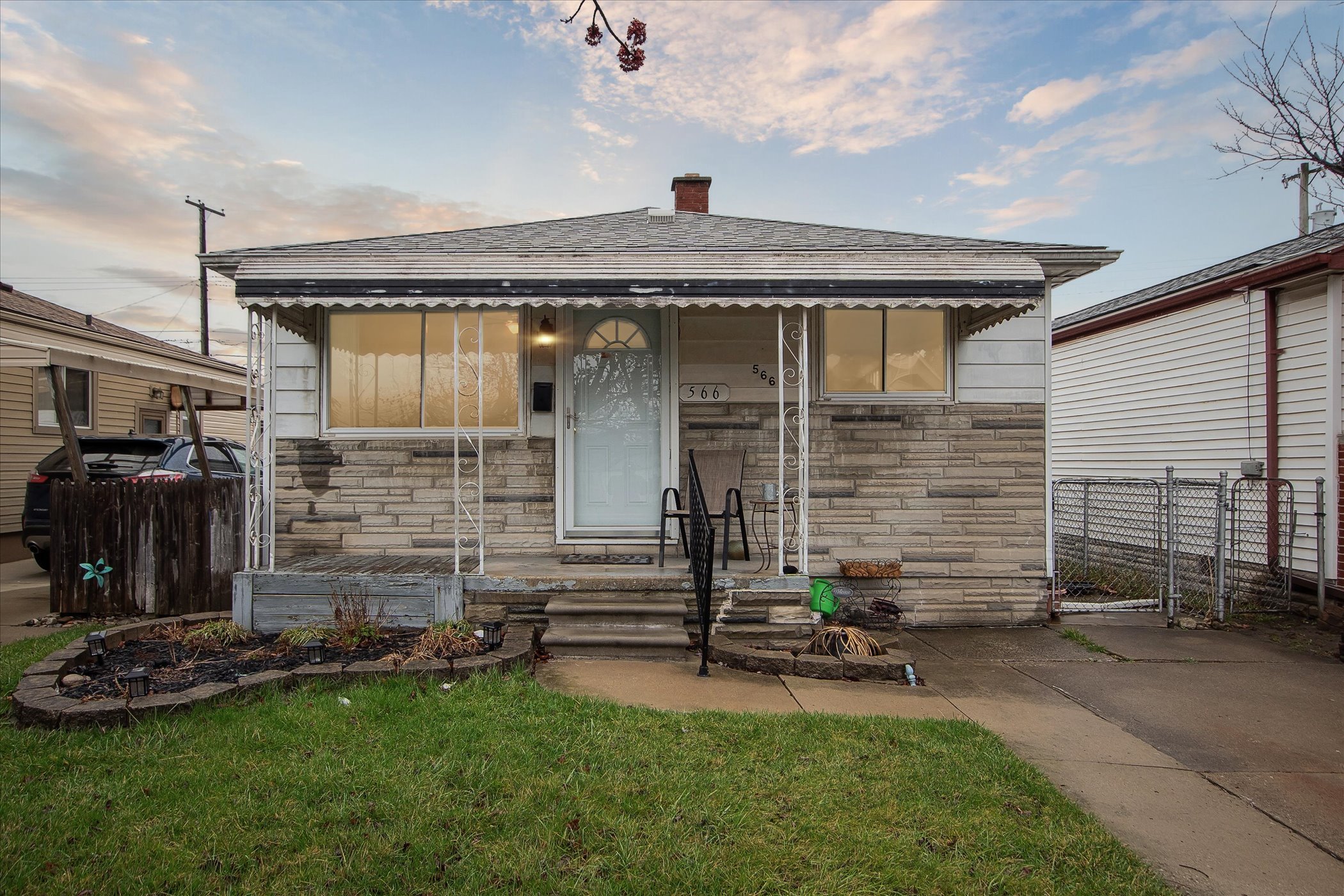 01-566-Cleophus-Pkwy-Lincoln-Park-MI-48146-WindowStill-DTN-01