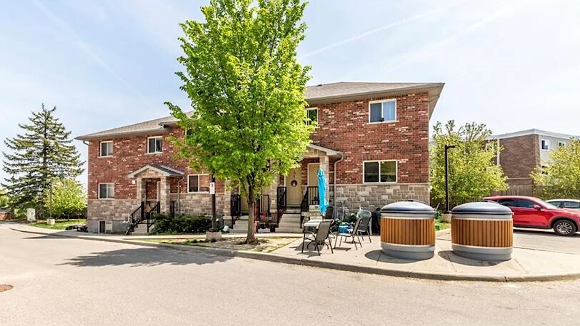 Kitchener, Townhouse,  1 Bedroom,  #557432