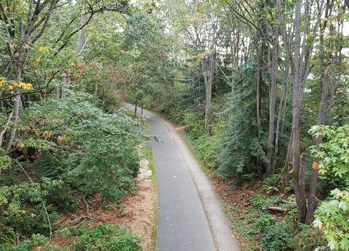 Hawthorne-Hills-1