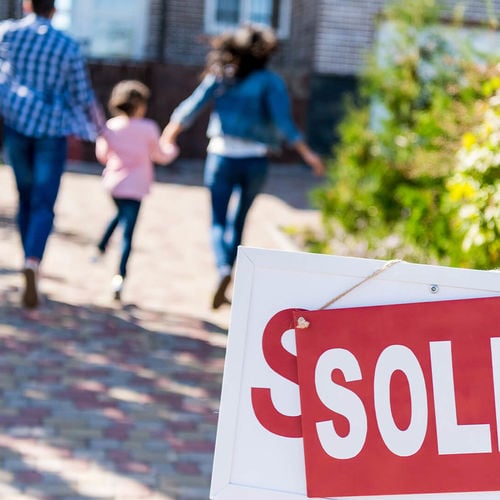 9 Best Tips on How to Sell a House Fast in a Slow Market