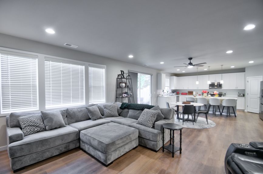 DSC_4149And8more-min