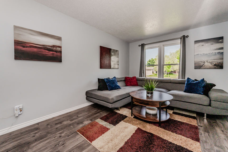 008-44 Warwick Court Kitchener-18