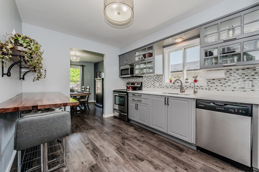 014-44 Warwick Court Kitchener-24