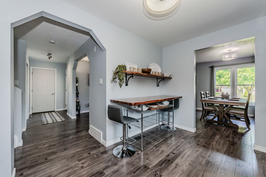 015-44 Warwick Court Kitchener-25