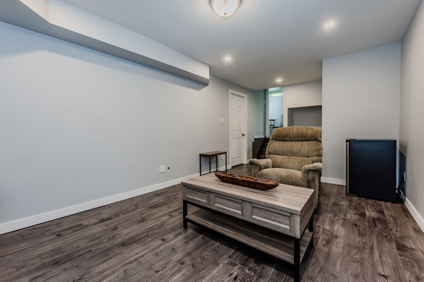 032-44 Warwick Court Kitchener-42