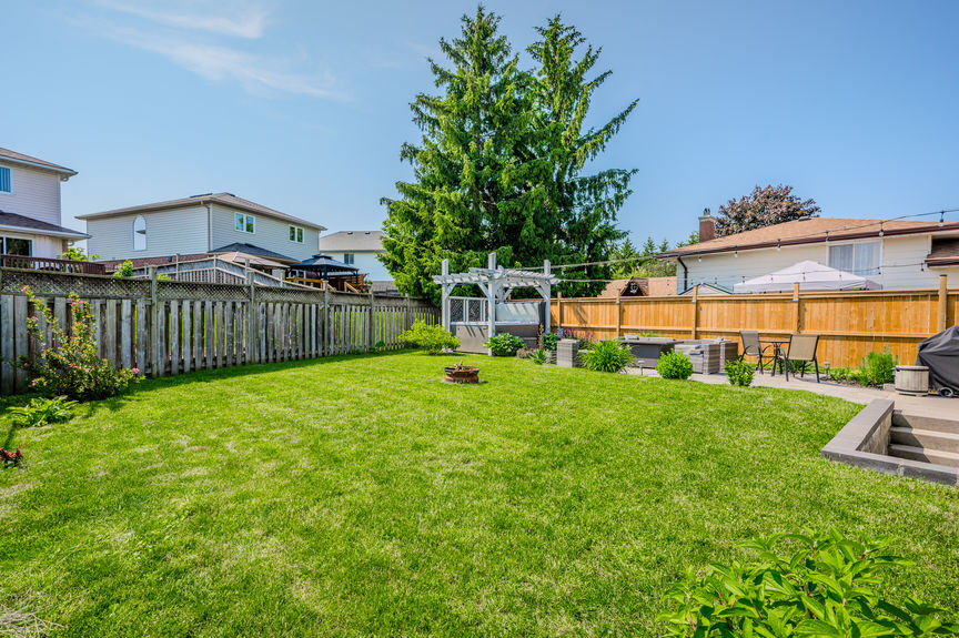 037-44 Warwick Court Kitchener-47