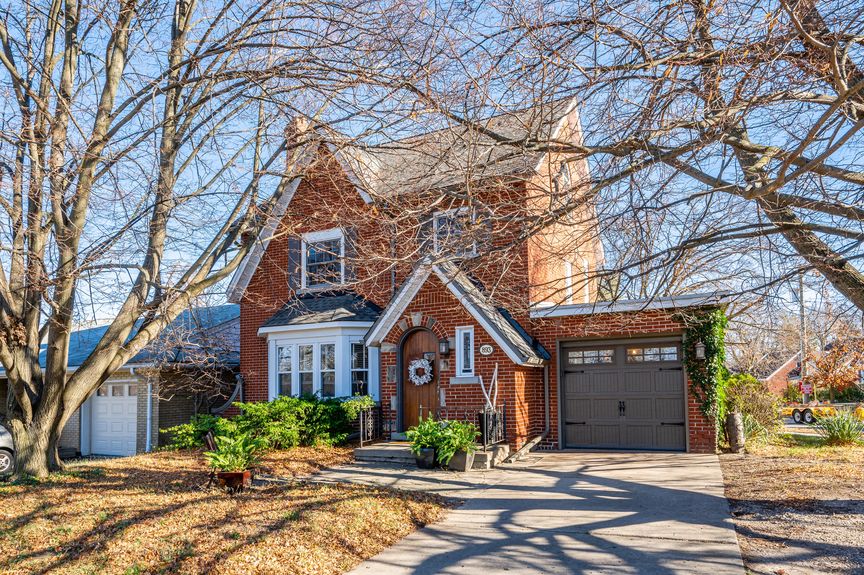 003-893 Queens Blvd Kitchener–13