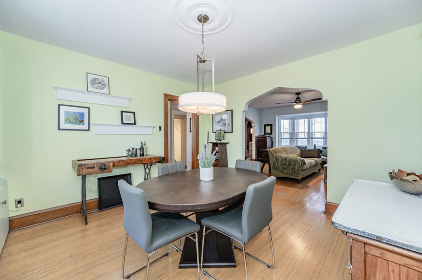 013-893 Queens Blvd Kitchener–23