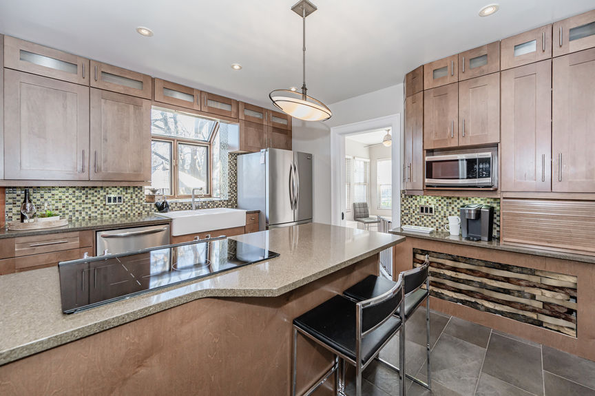 014-893 Queens Blvd Kitchener–24