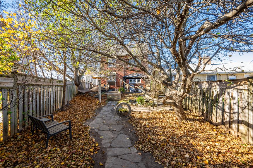 049-893 Queens Blvd Kitchener–59