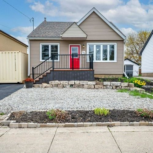 4 Bedroom Detached Home for Sale in Terrace Hill Brantford | 98 Morton Avenue W