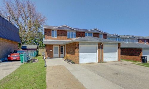 Freehold End Unit Townhouse for Sale in Kitchener &hellip;