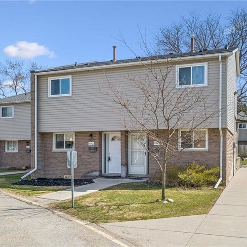 Fully Renovated Condo for Sale in Waterloo Ontario | 224G Harvard Place