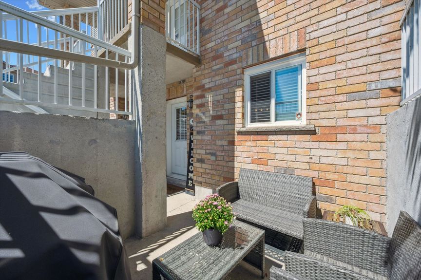 03-Howe Dr Unit 9D 005