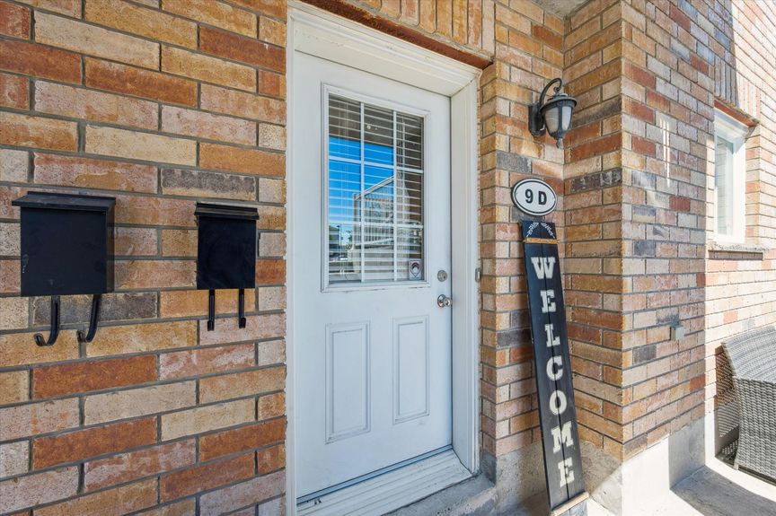 04-Howe Dr Unit 9D 006