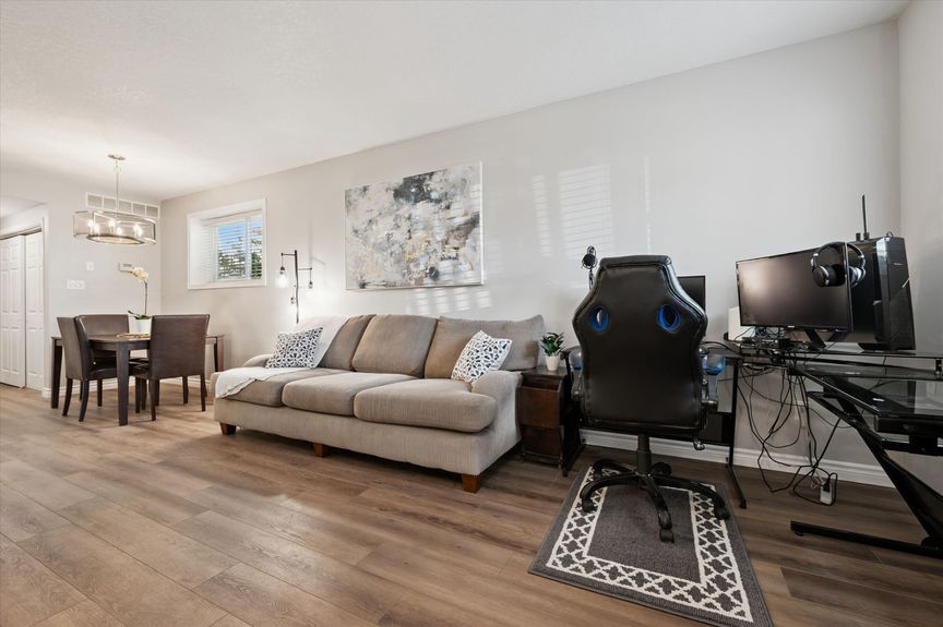 06-Howe Dr Unit 9D 008