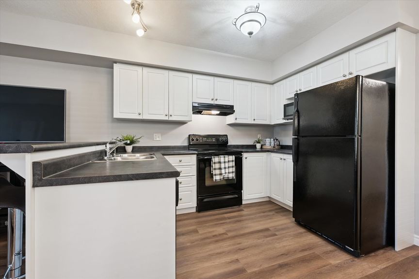 11-Howe Dr Unit 9D 013