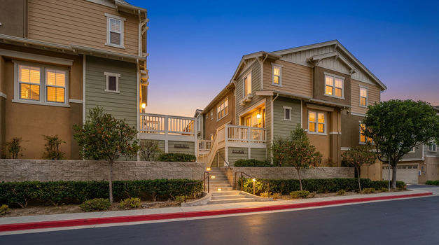 Twilights 2hR_V8C5sJAYog3cP1N0d_cRRvH3j8_00001