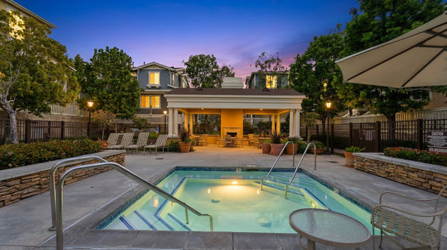 Twilights SYpYYhgWfR7MzRhThQRrQ_ffASrW9T_00001