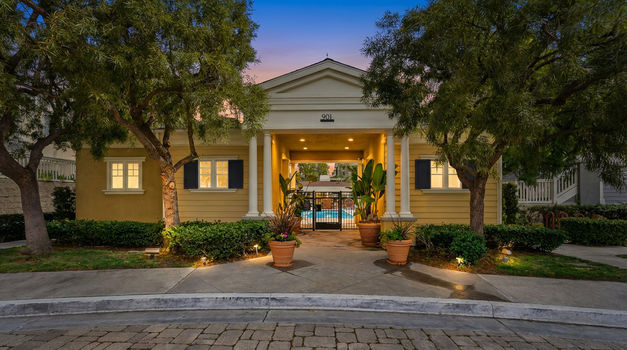 Twilights Zxi8km_aZbjJl_lnmUSL1_bIsmmHTJ_00001