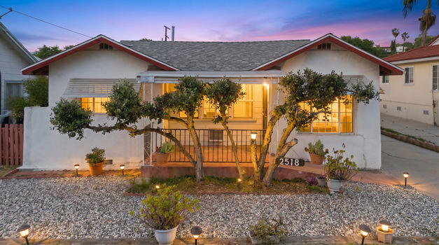 Twilights rWbOvGGQJt76ik4633lLG_EJ4Mc9SK_00001