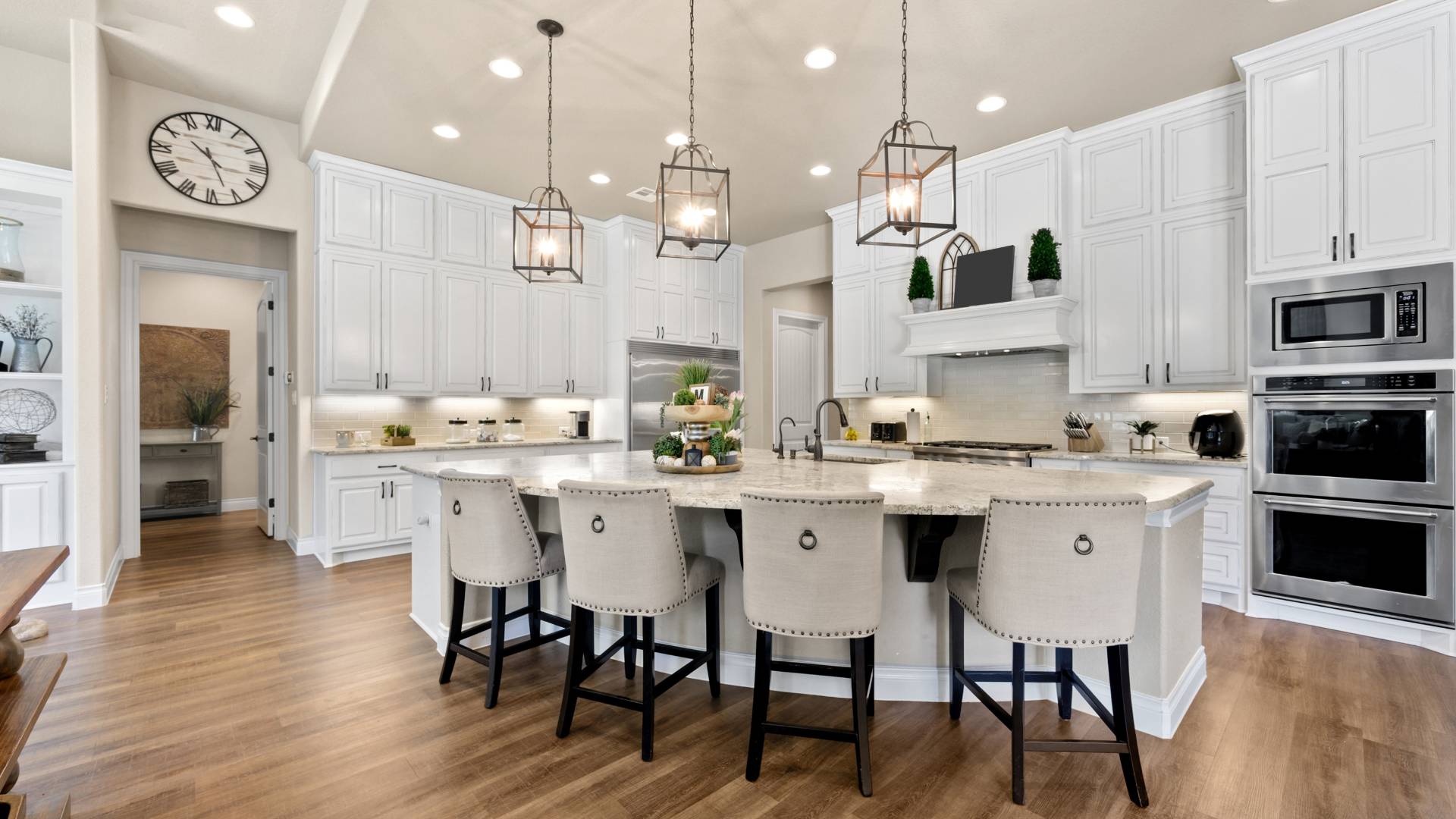 interior – 2024-08-25T130709.795