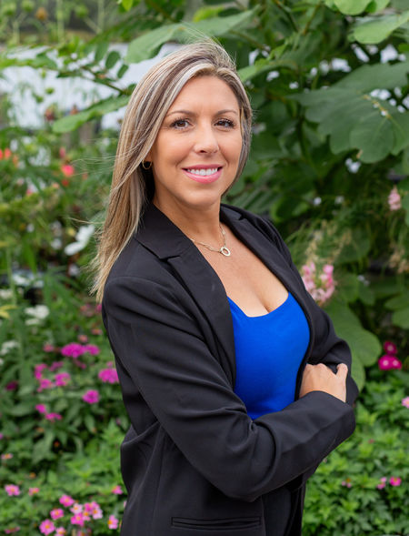 Carly Ogburn - Headshot