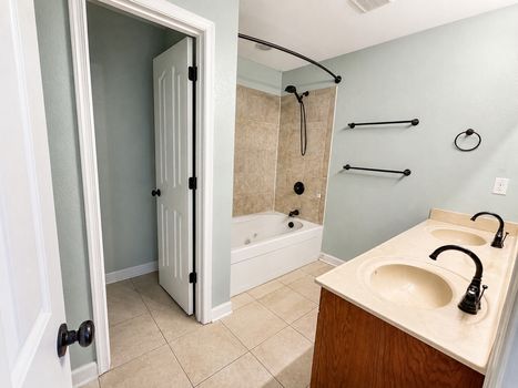 433 Colonial Bathroom