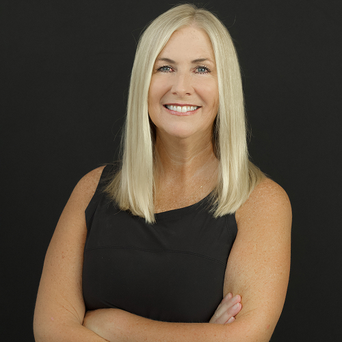 Kelly Black headshot 1