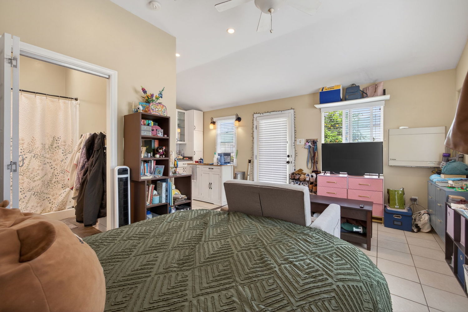 18-web-or-mls-Upmarketmedia_80-82Sea-052